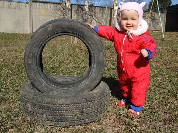 Тут колёс полым-полно! Но уехать не дано!!! Не хочу цветов,конфет. Я ХОЧУ ВЕЛОСИПЕД!!!