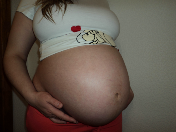 Вторая беременность 38. Живот на 40 неделе беременности.