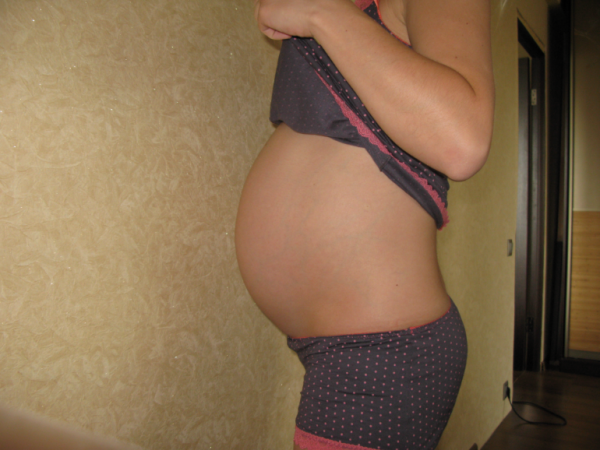 Вторая беременность 39. Маленький живот. Живот на 25 неделе беременности. Форма живота при беременности.