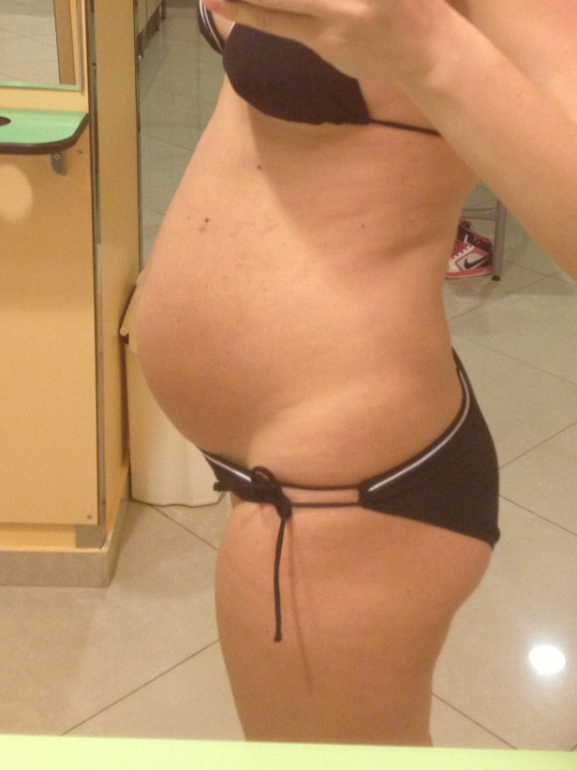 Живот на 32 неделе беременности. Живот беременной в 32 недели. Небольшой животик на 32 неделе. Животы беременных на 32 неделе. 32 неделя без
