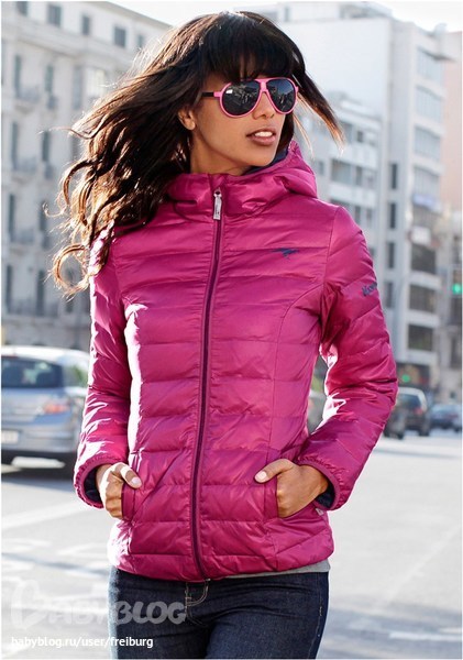 Розовая весенняя куртка. Куртка спортивная женская Весенняя. Розовая куртка женская. Куртка розовая женская Весенняя. Ярко розовая куртка.