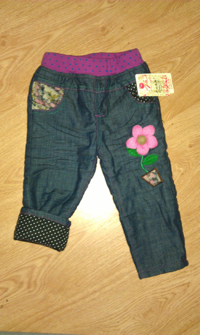 Детские джинсы, утеплённые тонким слоем флиса.