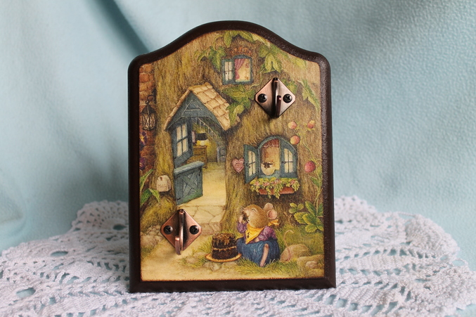 ключница. прикольные ключницы. дарят ли ключницу. шуточная ключница в подарок. ключница, 18*5*23см 36467.