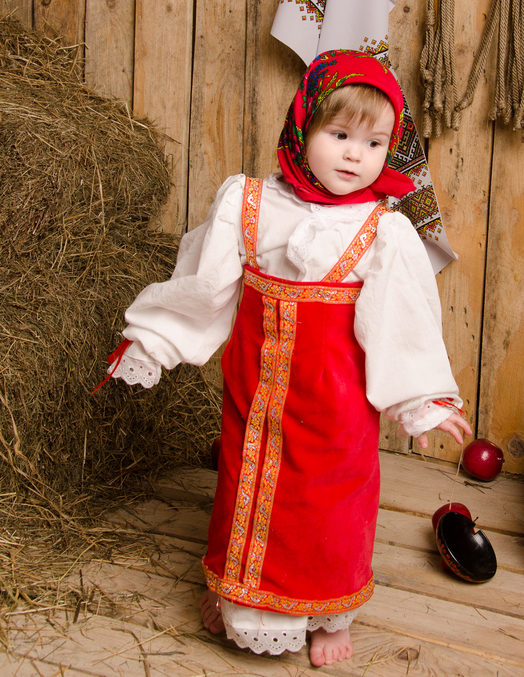 Русский костюм для детей. Русские народные костюмы для детей. Русский костюм для девочки. Русский фольклорный детский костюм. Русский сарафан для девочки.